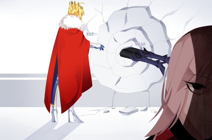 3girls ahoge armor armored_boots artoria_pendragon_(all) artoria_pendragon_(lancer) artoria_pendragon_(lancer_alter) black_legwear blonde_hair boots cape cracked_wall crown dual_persona fate/grand_order fate_(series) florence_nightingale_(fate/grand_order) from_behind fur_trim highres hochikass korean looking_at_another multiple_girls pink_hair shaded_face standing stuck translation_request