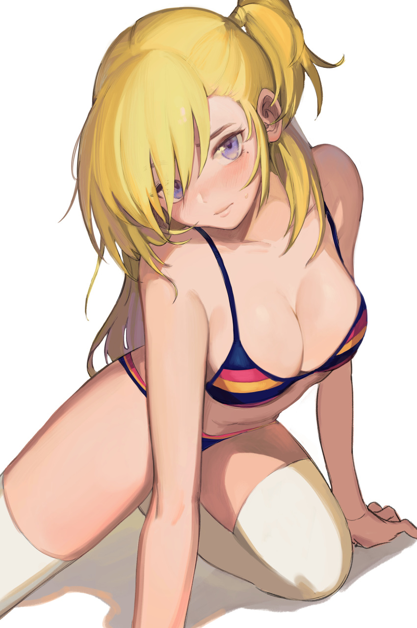 1girl absurdres asymmetrical_bangs bangs bikini blonde_hair blush breasts cleavage closed_mouth collarbone freng grey_background highres lips long_hair looking_at_viewer medium_breasts mole mole_under_eye one_knee original side_ponytail sidelocks simple_background solo striped striped_bikini swimsuit thigh-highs thighs violet_eyes white_legwear
