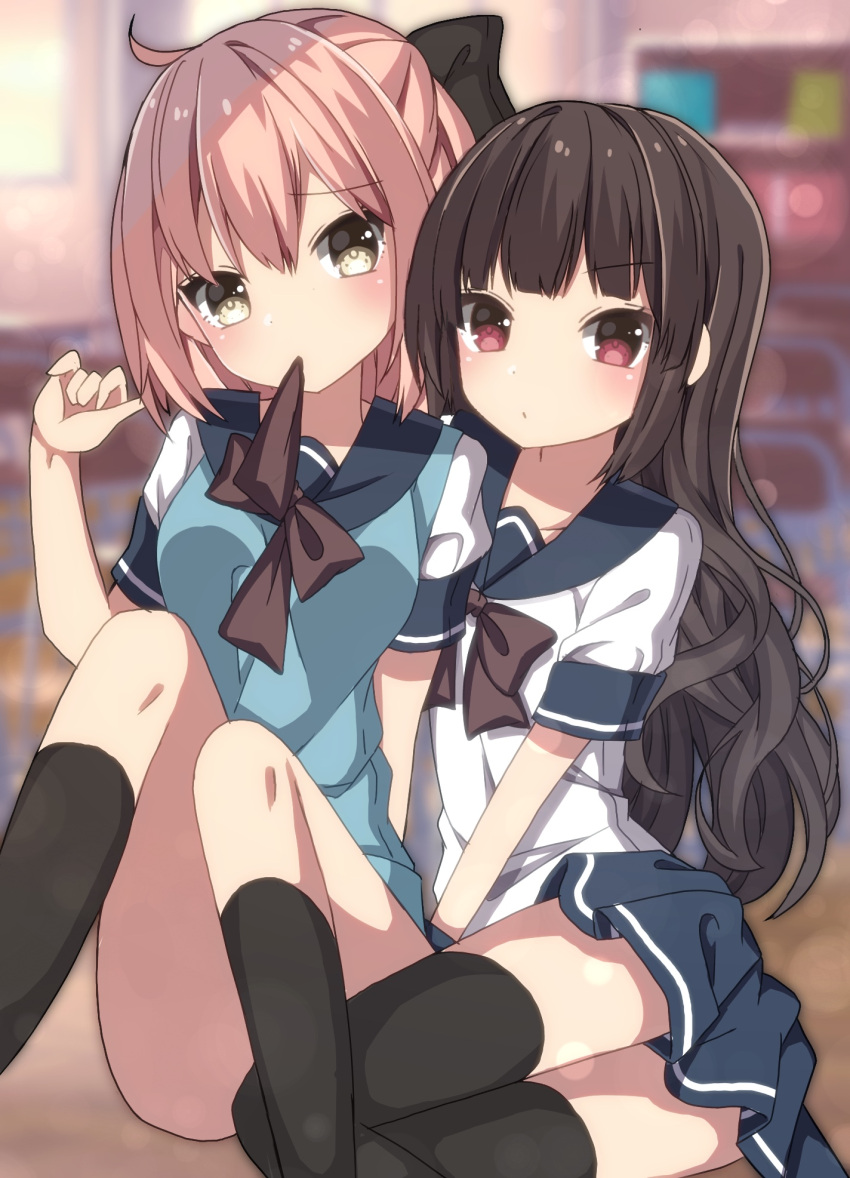 2girls ahoge apron bangs black_bow black_legwear black_neckwear blue_apron blue_skirt blurry blurry_background bow bowtie breasts brown_hair character_request closed_mouth collarbone depth_of_field eyebrows_visible_through_hair fate/grand_order fate_(series) hair_between_eyes hair_bow head_tilt highres kneehighs light_brown_hair long_hair looking_at_viewer mouth_hold multiple_girls pleated_skirt red_eyes sapphire_(sapphire25252) school_uniform serafuku shirt short_sleeves sidelocks sitting skirt small_breasts thigh-highs very_long_hair white_shirt