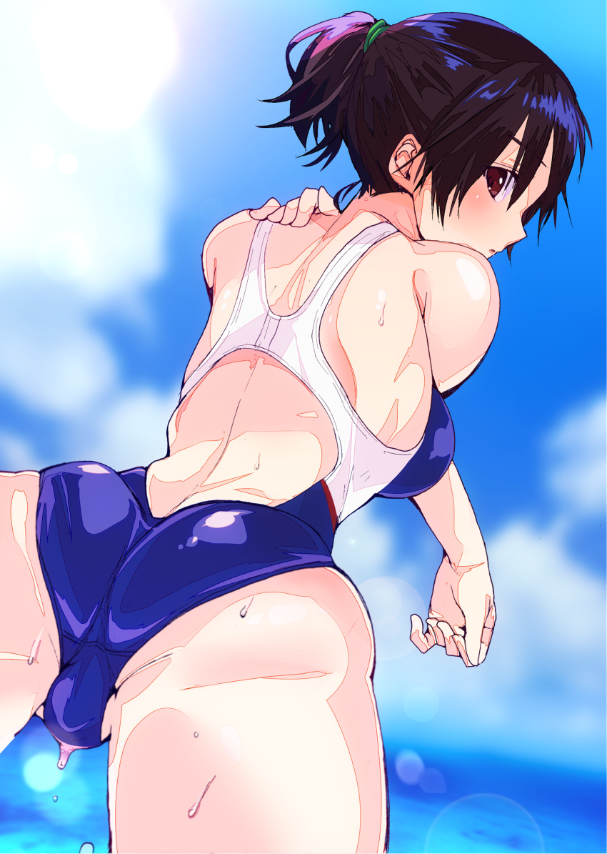 1girl akiyama_sunao ass black_hair blue_sky blue_swimsuit brown_eyes clouds competition_swimsuit cowboy_shot from_behind highres lens_flare looking_at_viewer looking_back one-piece_swimsuit original outdoors ponytail short_hair short_ponytail sky solo stretch swimsuit water wet