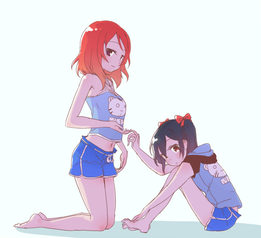 2girls animal_print barefoot black_hair blue_background blue_hoodie blue_shorts blue_tank_top bow cat_print gym_shorts hair_bow hand_on_own_foot hands_on_feet highres hood hood_down hoodie imminent_hand_holding kneeling knees_up looking_at_viewer love_live! love_live!_school_idol_project multiple_girls nishikino_maki orangyool red_bow red_eyes redhead short_sleeves shorts simple_background sitting smile tank_top twintails violet_eyes yazawa_nico