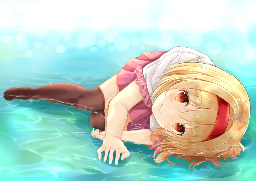 1girl absurdres bangs blonde_hair djeeta_(granblue_fantasy) granblue_fantasy hairband highres looking_at_viewer lying on_side pink_skirt red_hairband sashima short_hair skirt smile solo thigh-highs water wet