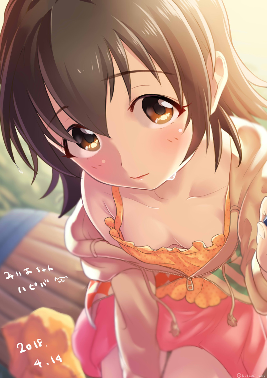 1girl absurdres akagi_miria blush breasts brown_eyes brown_hair cleavage commentary_request dated highres hood hoodie idolmaster idolmaster_cinderella_girls kii_(fys-a) looking_at_viewer orange_shirt outdoors pink_skirt shirt sitting skirt sleeveless small_breasts solo sweatdrop translation_request