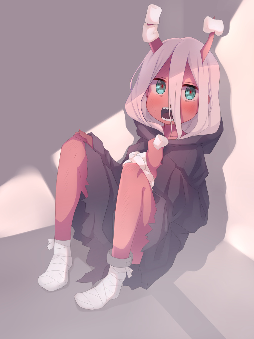 1girl absurdres anklet bandage blue_eyes cloak darling_in_the_franxx drawfag food full_body highres hood hooded_cloak horns inside jewelry knees_up looking_at_viewer marshmallow pink_hair red_pupils red_skin shadow sharp_teeth sitting solo teeth zero_two_(darling_in_the_franxx)