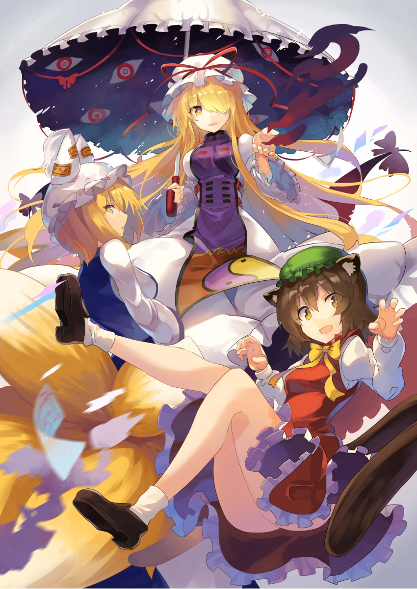 3girls :d absurdres animal_ears ass bent_elbows blonde_hair bow breasts brown_hair cat_ears cat_tail chen claw_pose commentary_request dress fox_tail from_side gap green_hat grey_background hair_over_one_eye hand_up hat hat_ribbon highres holding holding_umbrella knees_up large_breasts long_hair long_sleeves looking_at_viewer medium_breasts mob_cap multiple_girls multiple_tails neck_bow ofuda open_mouth parted_lips petticoat pillow_hat profile red_dress red_ribbon ribbon rin_falcon short_hair sidelocks simple_background small_breasts smile socks tabard tail touhou umbrella very_long_hair white_dress white_hat white_legwear white_umbrella wide_sleeves yakumo_ran yakumo_yukari yellow_bow yellow_eyes yellow_neckwear