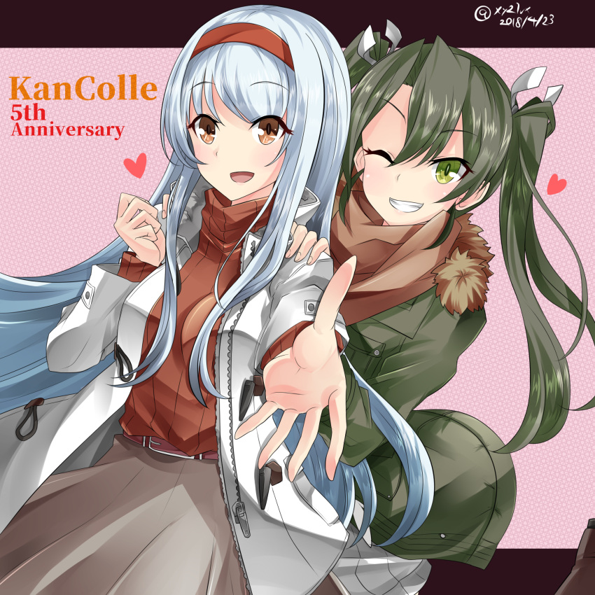 2girls :d ;d brown_eyes coat commentary_request green_eyes grey_hair grin hair_ribbon hairband hands_on_another's_shoulders hebitsukai-san highres kantai_collection long_hair looking_at_viewer multiple_girls one_eye_closed open_mouth reaching ribbon shoukaku_(kantai_collection) silver_hair smile twintails winter_clothes winter_coat zuikaku_(kantai_collection)