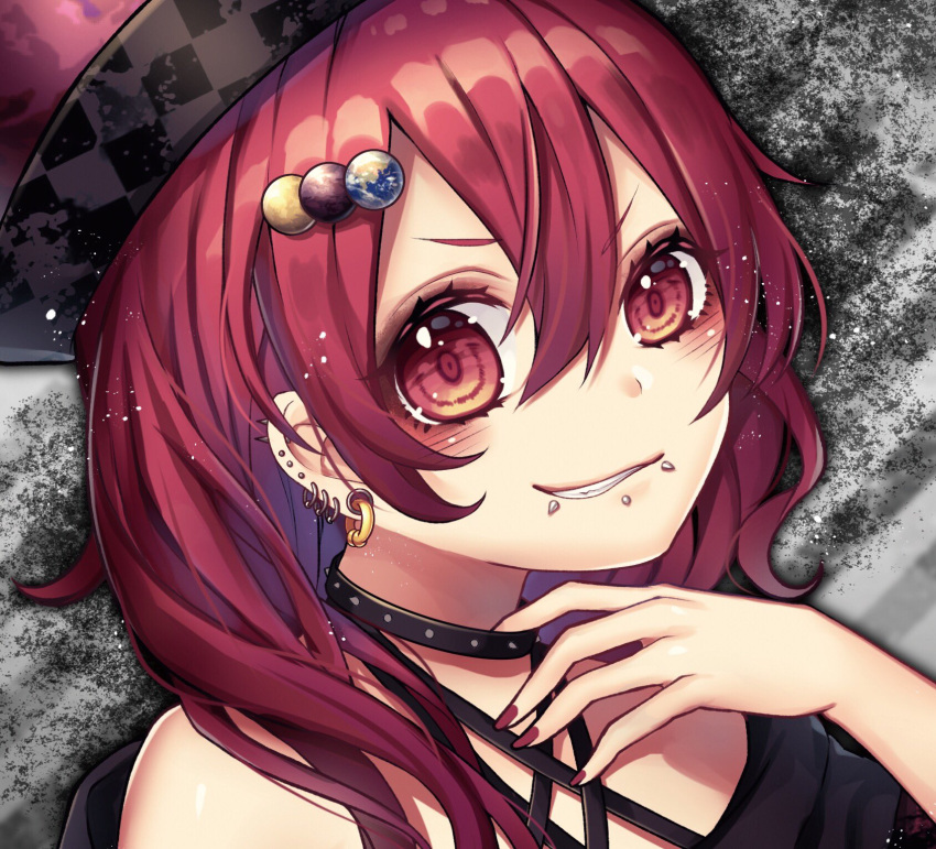 &gt;:) 1girl bare_shoulders black_collar black_shirt blush checkered checkered_hat collar commentary_request ear_piercing earrings earth_(ornament) grey_background grin hair_between_eyes hat head_tilt hecatia_lapislazuli highres jewelry kyouda_suzuka long_hair looking_at_viewer medium_hair moon mouth_piercing nail_polish off-shoulder_shirt off_shoulder piercing polos_crown red_eyes red_nails redhead shirt smile smirk solo spiked_collar spikes touhou upper_body v-shaped_eyebrows