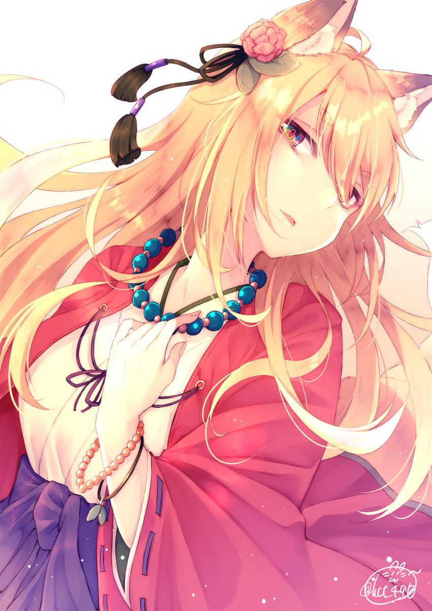 1girl ahoge animal_ears bangs bead_bracelet bead_necklace beads blonde_hair bracelet chita_(ketchup) commentary_request eyebrows_visible_through_hair fingernails flower fox_ears fox_girl fox_tail hair_between_eyes hair_flower hair_ornament hakama hand_up head_tilt highres japanese_clothes jewelry kimono long_hair long_sleeves looking_at_viewer necklace original parted_lips pink_flower pink_rose purple_hakama red_eyes ribbon-trimmed_sleeves ribbon_trim rose short_kimono signature solo tail thick_eyebrows very_long_hair white_background white_kimono wide_sleeves