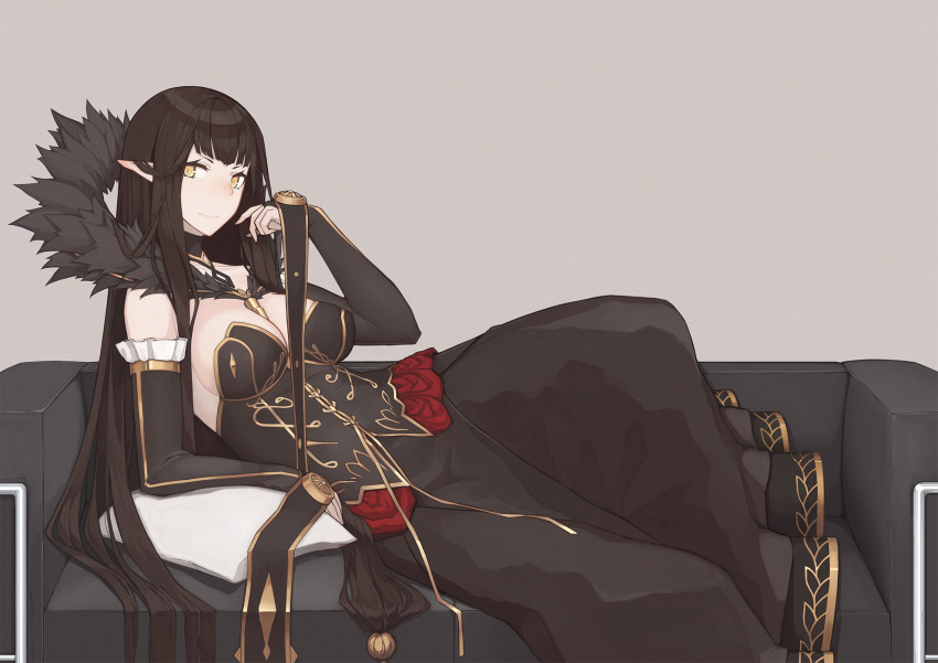 &gt;:) 1girl bangs black_dress blush breasts bridal_gauntlets brown_background brown_hair cleavage closed_mouth commentary_request couch dress fate/apocrypha fate_(series) fur_trim highres large_breasts long_hair looking_at_viewer looking_to_the_side mikoto_(oi_plus) pillow pointy_ears reclining semiramis_(fate) simple_background smile solo strapless strapless_dress v-shaped_eyebrows very_long_hair yellow_eyes