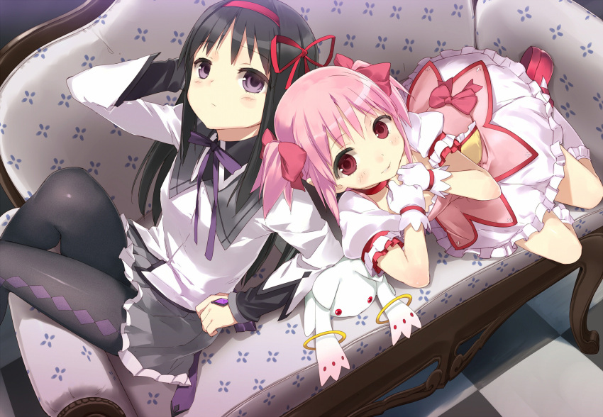 2girls akemi_homura black_hair checkered checkered_floor commentary_request couch gloves highres kaname_madoka kyubey light_smile long_hair looking_at_viewer magical_girl mahou_shoujo_madoka_magica multiple_girls pantyhose pink_hair short_hair twintails uni