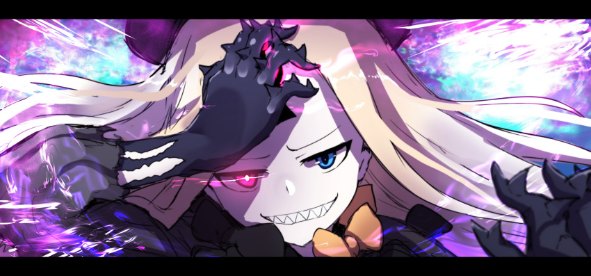 1girl abigail_williams_(fate/grand_order) absurdres arm_up bangs black_bow black_dress black_gloves black_hat blonde_hair blue_eyes bow commentary_request dress elbow_gloves evil_grin evil_smile fate/grand_order fate_(series) gloves glowing glowing_eye gradient_hair grin hand_on_own_forehead hat head_tilt heterochromia highres long_hair long_sleeves looking_at_viewer multicolored_hair orange_bow parted_bangs protected_link shadow sharp_teeth silver_hair smile solo teeth torn_clothes torn_sleeves violet_eyes wada_kazu