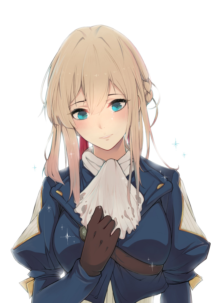 1girl absurdres bangs blonde_hair blue_eyes blush breasts brown_gloves gloves hair_between_eyes head_tilt highres long_hair medium_breasts parted_lips simple_background smile solo sparkle upper_body violet_evergarden violet_evergarden_(character) white_background white_neckwear widre