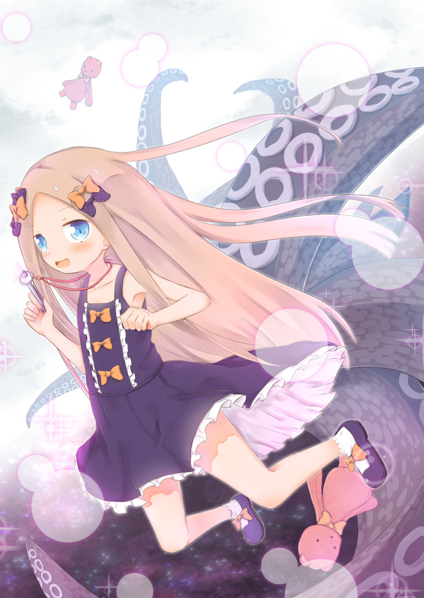 1girl :d abigail_williams_(fate/grand_order) absurdres bangs bare_arms bare_shoulders black_bow black_dress black_footwear blue_eyes blush bow collarbone commentary_request dress eyebrows_visible_through_hair fate/grand_order fate_(series) forehead hair_bow highres holding holding_key key light_brown_hair long_hair looking_at_viewer open_mouth orange_bow parted_bangs polka_dot polka_dot_bow shoes sleeveless sleeveless_dress smile socks solo sparkle stuffed_animal stuffed_toy su_guryu suction_cups teddy_bear tentacle very_long_hair white_legwear