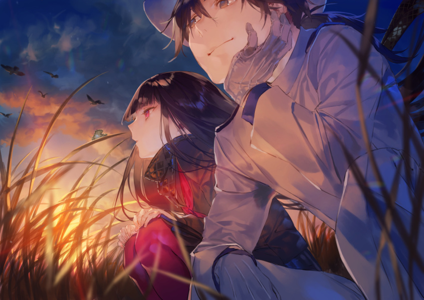 1boy 1girl bangs bird black_hair black_scarf brown_eyes clouds cloudy_sky commentary_request fate_(series) fedora from_side gloves grass hat hotosoka_(user_nxja5583) koha-ace long_hair long_sleeves nature open_mouth oryuu_(fate) outdoors pink_eyes plant sakamoto_ryouma_(fate) scarf scenery sitting sky smile sunset white_gloves white_hat
