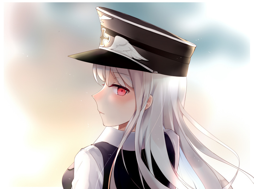 1girl bangs black_hat blush breasts closed_mouth eyebrows_visible_through_hair from_behind girls_frontline hair_between_eyes hat highres iron_cross kar98k_(girls_frontline) light_particles long_hair looking_at_viewer looking_back peaked_cap profile red_eyes shirt solo very_long_hair vest white_hair yorktown_cv-5