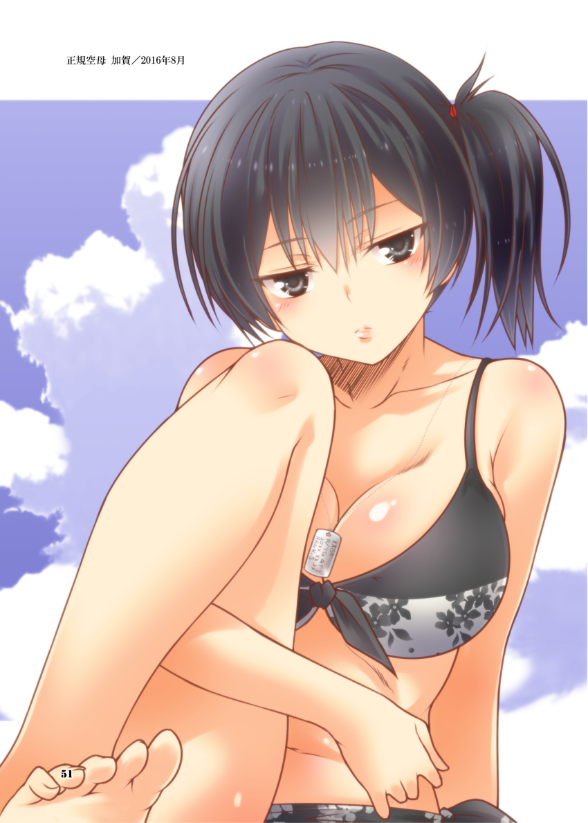 1girl absurdres alternate_costume arm_support bangs bare_arms bare_legs bare_shoulders barefoot bikini black_bikini black_eyes black_hair blue_sky blush breasts cleavage closed_mouth clouds collarbone day dog_tags expressionless eyebrows_visible_through_hair floral_print hair_tie head_tilt highres jewelry jitome kaga_(kantai_collection) kantai_collection knee_up large_breasts leg_hug looking_at_viewer medium_hair navel necklace outside_border shiny shiny_skin side-tie_bikini side_ponytail sidelocks sitting sky soles solo stomach swimsuit toes toned tsurime yua_(checkmate)