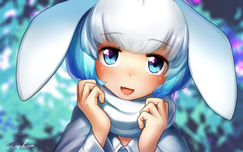 1girl :d animal_ears beluga_whale_(kemono_friends)_(stylecase) blue_eyes blue_hair blurry blurry_background blush commentary_request dot_nose eyebrows_visible_through_hair fang head_tilt kemono_friends looking_at_viewer multicolored multicolored_eyes multicolored_hair open_mouth original rabbit_ears scarf short_hair signature smile solo two-tone_hair upper_body welt_(kinsei_koutenkyoku) white_hair