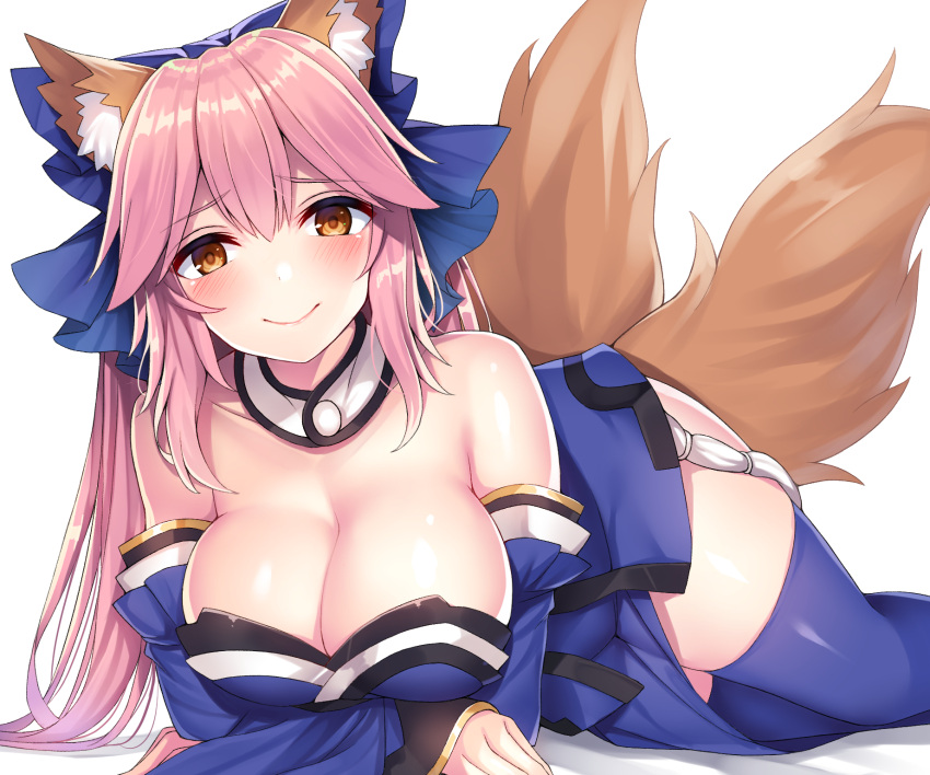 animal_ears beeyan blue_bow blue_kimono blue_legwear blush bow breasts cleavage closed_mouth collarbone detached_collar detached_sleeves fate/grand_order fate_(series) fox_ears fox_tail hair_between_eyes hair_bow highres japanese_clothes kimono large_breasts long_hair long_sleeves looking_at_viewer lying multiple_tails on_side orange_eyes pink_hair smile tail tamamo_(fate)_(all) tamamo_no_mae_(fate) white_background