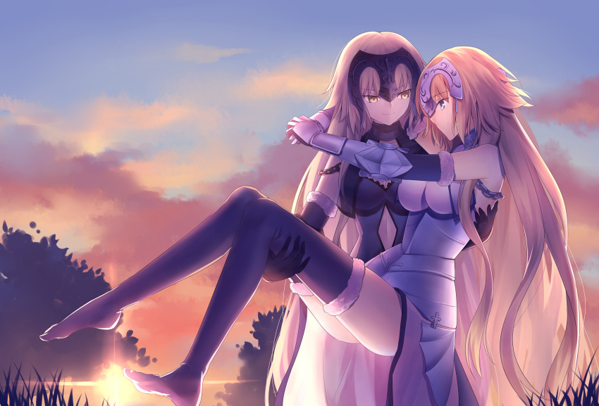 2girls armor armored_dress arms_around_neck bangs bare_shoulders black_dress black_gloves black_legwear blonde_hair blue_eyes blue_sky carrying chains closed_mouth clouds commentary dress elbow_gloves eye_contact eyebrows_visible_through_hair fate/apocrypha fate_(series) fur-trimmed_gloves fur-trimmed_legwear fur_trim gloves gogatsu_fukuin hair_between_eyes headpiece highres jeanne_d'arc_(alter)_(fate) jeanne_d'arc_(fate) jeanne_d'arc_(fate)_(all) long_hair looking_at_another multiple_girls no_shoes outdoors princess_carry sky smile sunset thigh-highs tree very_long_hair white_dress yellow_eyes