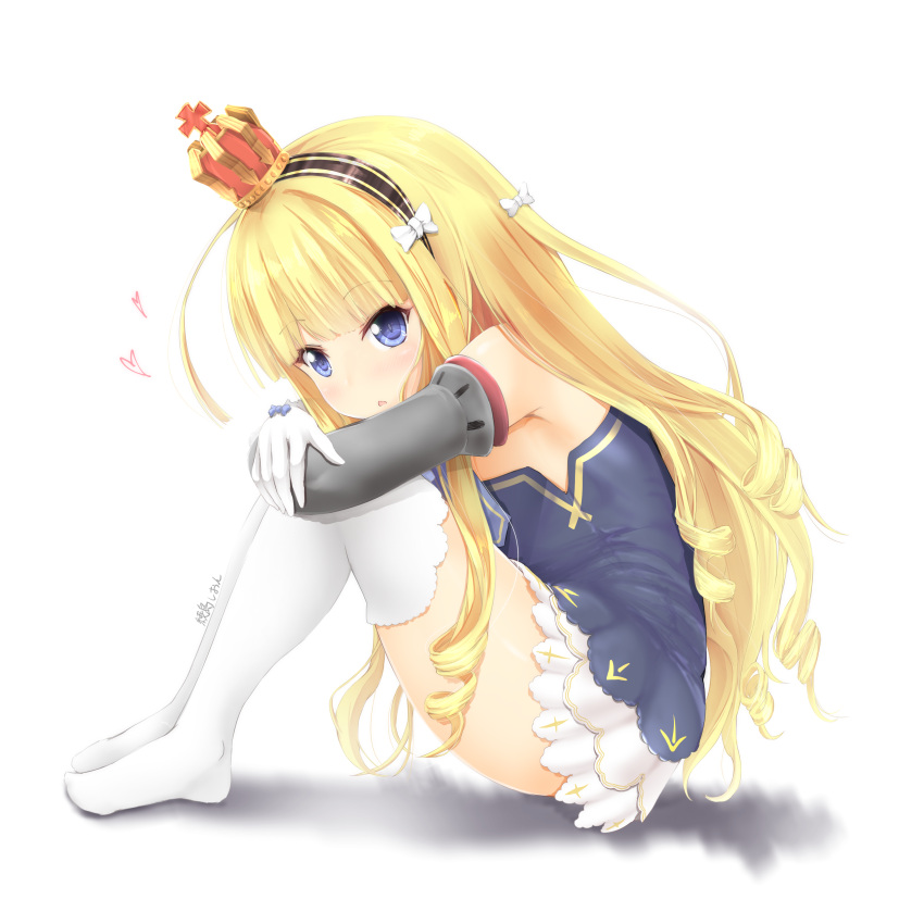 1girl absurdres azur_lane bangs bare_shoulders black_hairband blonde_hair blue_dress blue_eyes blush bow commentary_request crown dress eyebrows_visible_through_hair full_body gloves hair_bow hairband heart highres leg_hug long_hair looking_at_viewer looking_to_the_side maru_shion mini_crown no_shoes parted_lips queen_elizabeth_(azur_lane) ringlets shadow signature sitting solo striped striped_hairband thigh-highs very_long_hair white_background white_bow white_gloves white_legwear