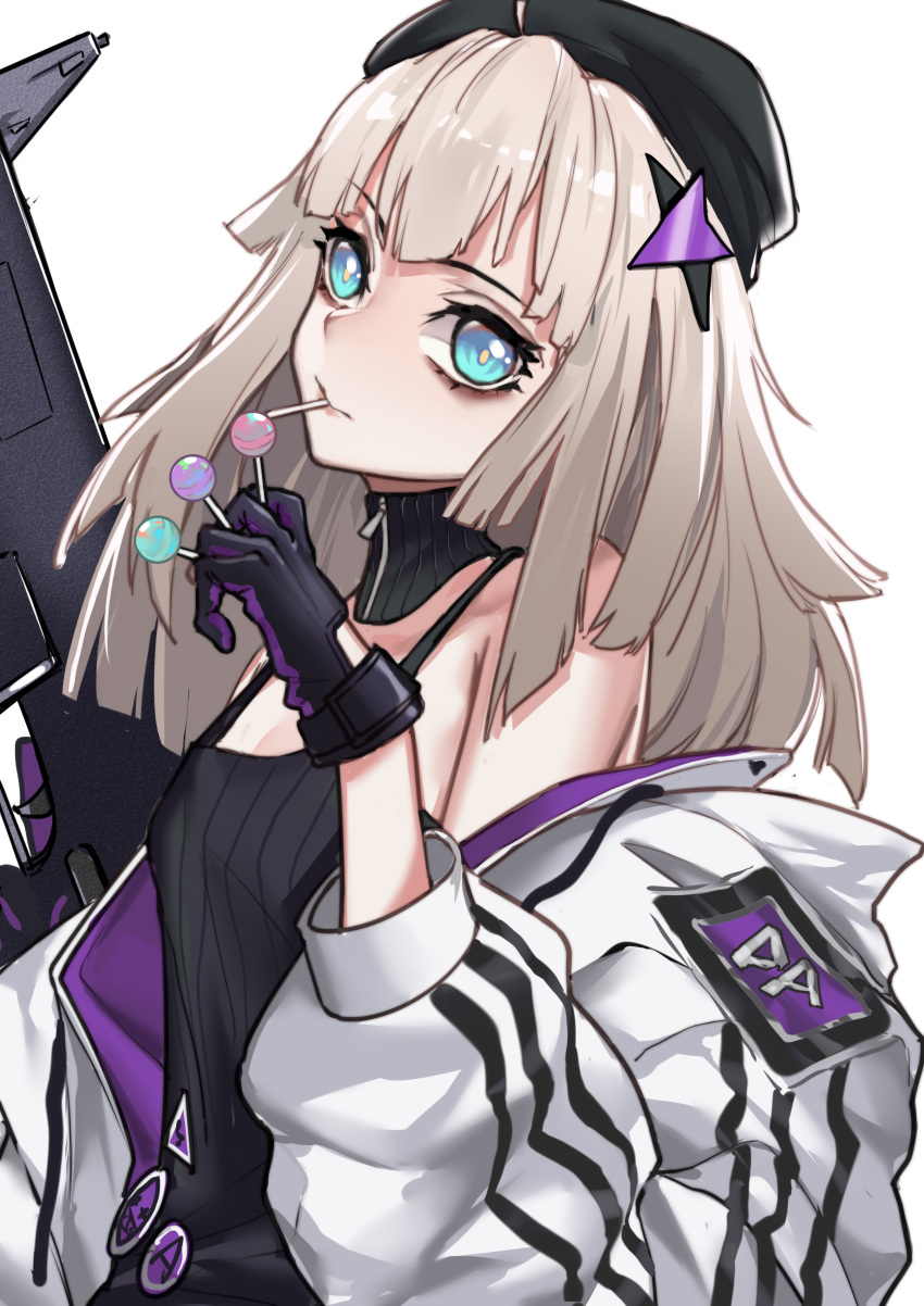 1girl aa-12 aa-12_(girls_frontline) absurdres ahoge badge baggy_clothes bags_under_eyes bangs bare_shoulders beret black_hat blue_eyes breasts button_badge camisole candy choker commentary_request food girls_frontline gloves gun hair_ornament hand_up hat highres holding holding_gun holding_weapon lollipop mouth_hold off_shoulder shotgun silver_hair simple_background small_breasts solo star star_hair_ornament trigger_discipline weapon wu_lun_wujin