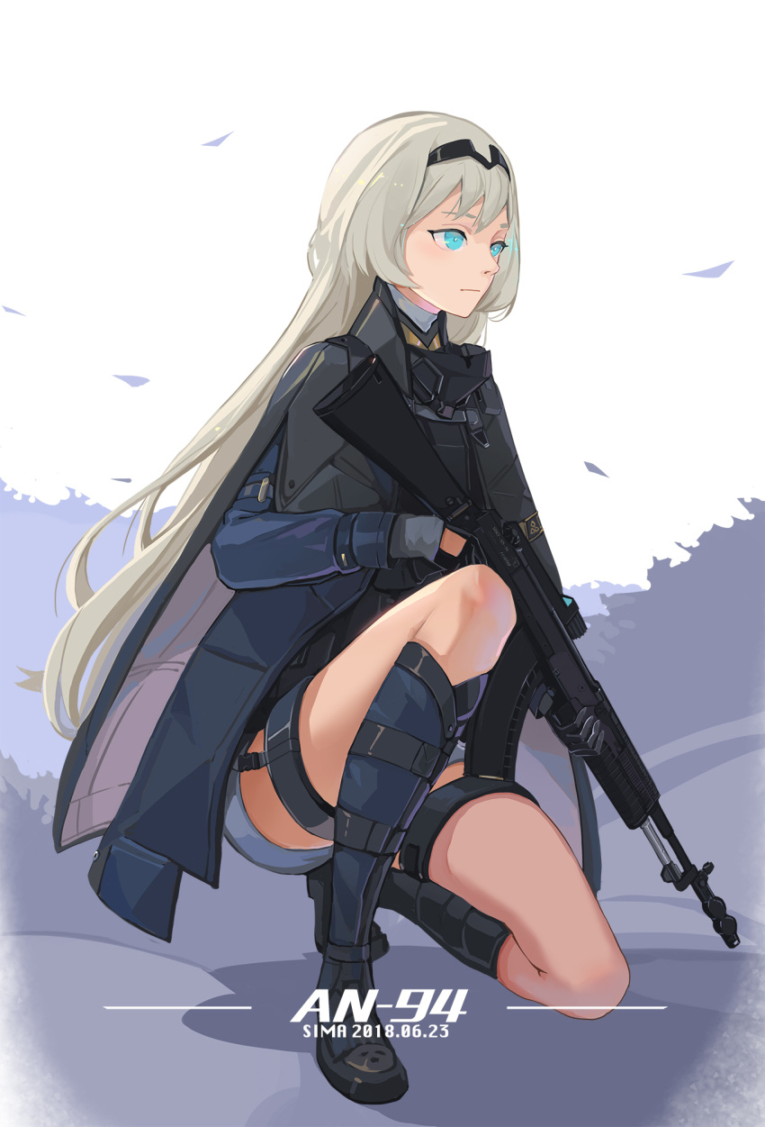 1girl an-94 an-94_(girls_frontline) artist_name assault_rifle bare_legs blonde_hair blue_eyes boots cape character_name commentary_request dated girls_frontline gun headband highres holding holding_weapon jacket kneeling long_hair looking_to_the_side rifle sima_naoteng simple_background thigh_strap weapon