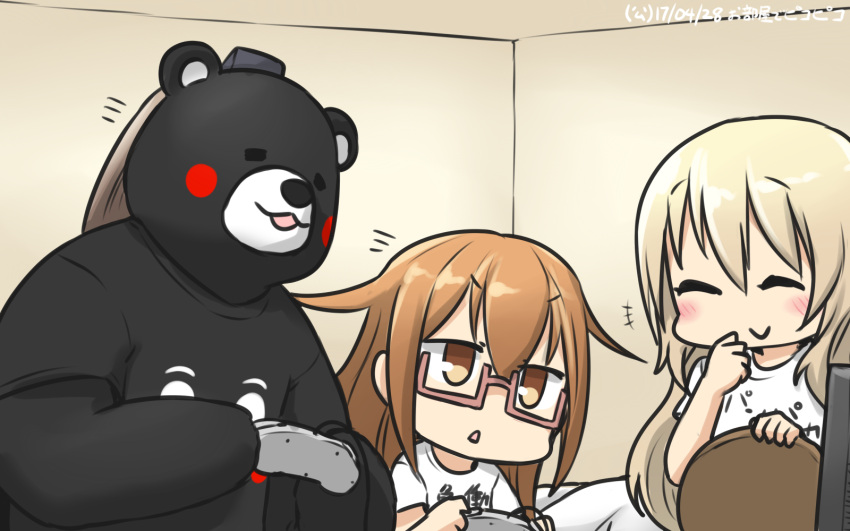 +++ 2girls alternate_costume animalization atago_(kantai_collection) bear blonde_hair blush casual closed_eyes clothes_writing commentary controller dated game_controller glasses hamu_koutarou highres kantai_collection kumano_(kantai_collection) mochizuki_(kantai_collection) multiple_girls ponytail red-framed_eyewear shirt t-shirt television tray tsurime