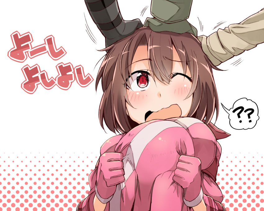 1girl ? ?? animal_hat bibi blush brown_hair commentary_request gloves gradient gradient_background hat hat_removed headwear_removed highres holding holding_hat llenn_(sao) one_eye_closed open_mouth petting pink_gloves pink_hat polka_dot polka_dot_background red_eyes short_hair solo_focus spoken_question_mark sword_art_online sword_art_online_alternative:_gun_gale_online upper_body white_background