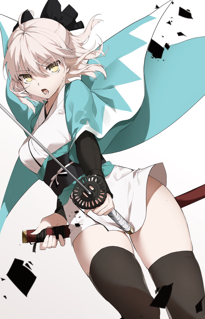 1girl absurdres ahoge arm_guards black_legwear bow breasts cowboy_shot dutch_angle fate/grand_order fate_(series) gradient gradient_background hair_bow half_updo haori highres japanese_clothes katana kimono medium_breasts niku_(fjs_1018) obi okita_souji_(fate) okita_souji_(fate)_(all) open_mouth sash sheath short_hair short_kimono simple_background solo sword thigh-highs weapon white_hair yellow_eyes