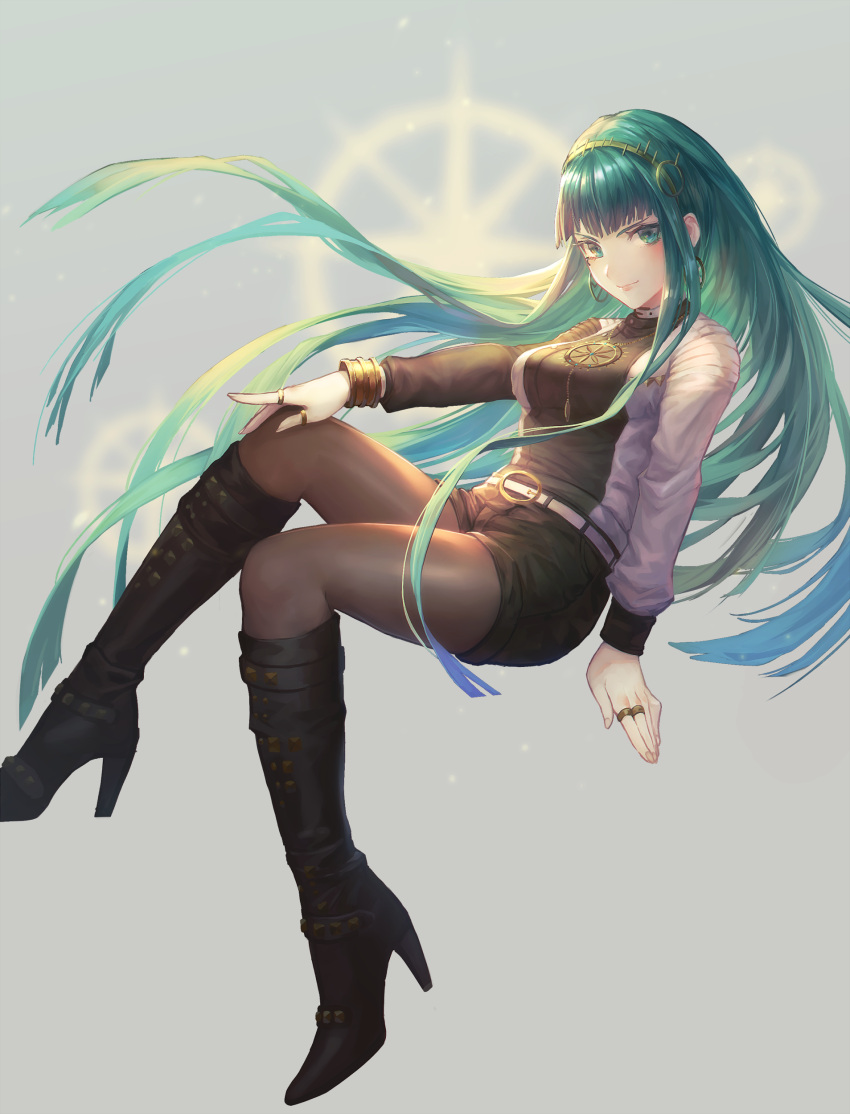 &gt;:) 1girl absurdres bangs belt black_legwear blush boots bracer cleopatra_(fate/grand_order) commentary_request earrings fate/grand_order fate_(series) full_body green_eyes green_hair hairband highres hoop_earrings invisible_chair jewelry knee_boots long_hair looking_at_viewer necklace otsukemono pantyhose ring short_shorts shorts sitting smile solo very_long_hair