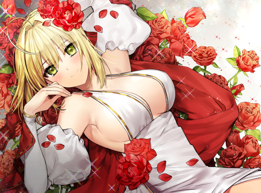 1girl adapted_costume ahoge armpits bangs blonde_hair braid breasts commentary_request crown_braid detached_sleeves dress fate/extra fate/extra_ccc fate_(series) flower gambe green_eyes large_breasts looking_at_viewer lying nero_claudius_(bride)_(fate) nero_claudius_(fate)_(all) on_back puffy_sleeves red_flower red_rose red_shawl rose shawl smile solo sparkle white_dress