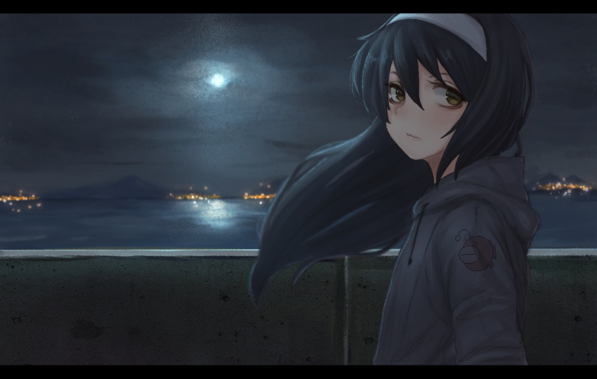 1girl anglerfish bangs black_hair brown_eyes casual city_lights closed_mouth clouds cloudy_sky commentary emblem from_side girls_und_panzer grey_shirt hairband highres hood hoodie light_frown long_hair long_sleeves looking_at_viewer moon night reizei_mako shirt sky solo standing tacch upper_body white_hairband wind