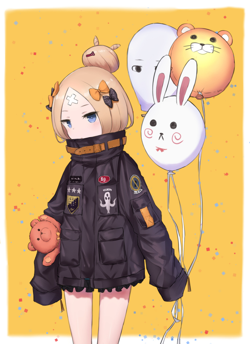 1girl abigail_williams_(fate/grand_order) balloon bangs black_bow black_jacket blonde_hair blue_eyes blush bow commentary_request coraman fate/grand_order fate_(series) hair_bow hair_bun highres holding holding_balloon jacket long_hair long_sleeves looking_at_viewer medjed object_hug orange_bow parted_bangs parted_lips polka_dot polka_dot_bow sleeves_past_fingers sleeves_past_wrists solo stuffed_animal stuffed_toy teddy_bear