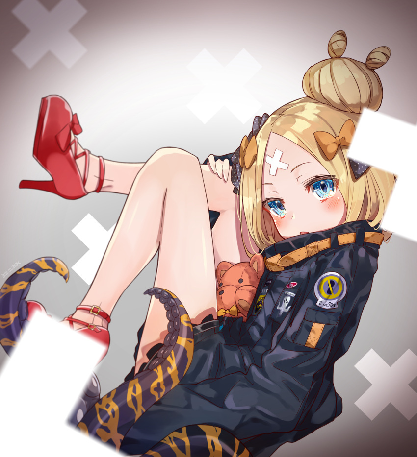 1girl abigail_williams_(fate/grand_order) bangs black_bow black_jacket blonde_hair blue_eyes blurry blurry_foreground blush bow closed_mouth commentary_request depth_of_field fate/grand_order fate_(series) gradient gradient_background grey_background hair_bow hair_bun high_heels highres jacket legs_up long_hair long_sleeves looking_at_viewer looking_to_the_side nuko_miruku orange_bow parted_bangs polka_dot polka_dot_bow red_bow red_footwear sleeves_past_fingers sleeves_past_wrists solo stuffed_animal stuffed_toy suction_cups teddy_bear tentacle tongue tongue_out