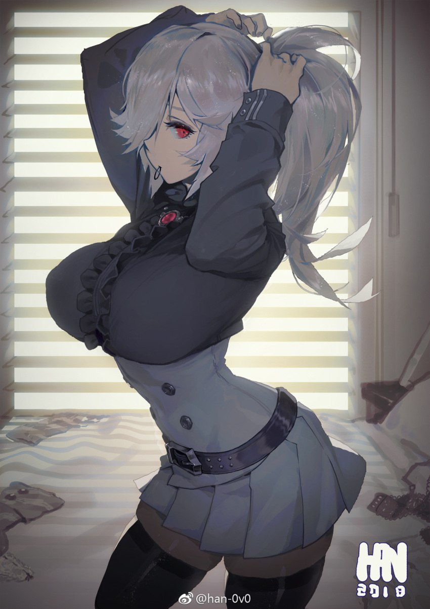 1girl arms_up backlighting bed belt black_legwear breasts brooch contrapposto cowboy_shot frill_trim hair_over_one_eye han-0v0 highres indoors jewelry large_breasts long_hair long_sleeves looking_at_viewer miniskirt mouth_hold original pleated_skirt ponytail red_eyes silver_hair skirt solo thigh-highs tying_hair underbust weibo_username