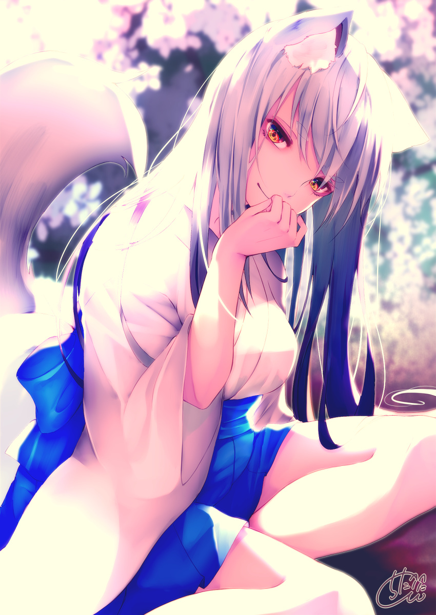 1girl animal_ear_fluff animal_ears backlighting bangs bare_legs blue_hakama blurry blurry_background bow breasts chita_(ketchup) closed_mouth commentary cowboy_shot depth_of_field flower fox_ears fox_girl fox_tail hakama hakama_skirt hand_to_own_mouth hand_up head_tilt highres japanese_clothes kimono large_breasts long_hair looking_at_viewer obi original parted_bangs sash shiny shiny_hair short_kimono signature silver_hair sitting smile solo tail thick_eyebrows tree white_kimono wide_sleeves yellow_eyes yokozuwari