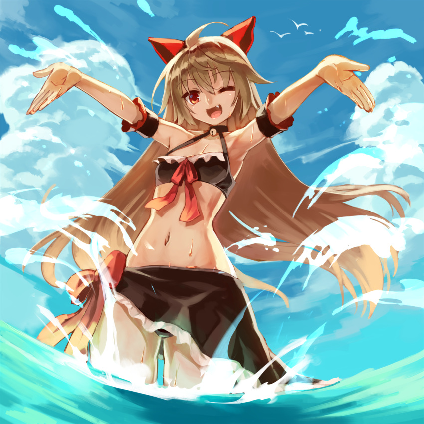 1girl ;d ahoge bare_shoulders bell bell_choker bikini black_bikini black_choker blue_sky bow breasts choker clouds commentary_request day fang hair_bow head_tilt highres jingle_bell light_brown_hair looking_at_viewer navel ocean one_eye_closed open_mouth outdoors outstretched_arms red_bow red_eyes sarong shadow_alice_(wonderland_wars) sky small_breasts smile solo splashing sue_(bg-bros) swimsuit water wonderland_wars