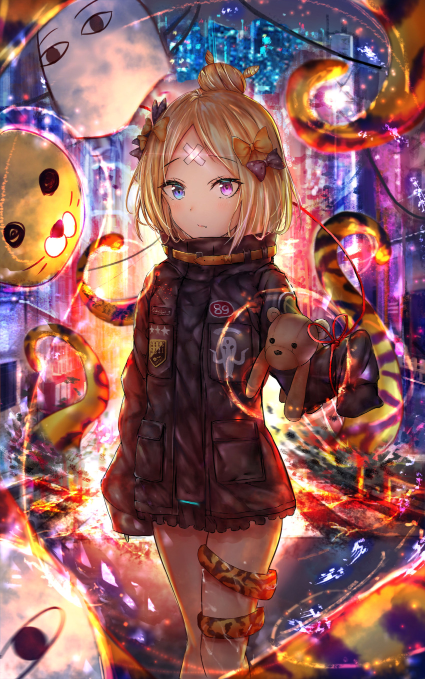 1girl abigail_williams_(fate/grand_order) absurdres animal_print balloon bangs black_bow black_jacket blonde_hair blue_eyes bow closed_mouth commentary_request crossed_bandaids eyebrows_visible_through_hair fang fang_out fate/grand_order fate_(series) glowing hair_bow hair_bun heterochromia highres holding holding_balloon jacket long_hair long_sleeves luminous medjed orange_bow parted_bangs polka_dot polka_dot_bow sleeves_past_fingers sleeves_past_wrists solo standing stuffed_animal stuffed_toy teddy_bear tentacle tiger_print violet_eyes