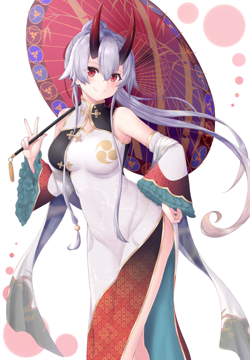 1girl blush breasts china_dress chinese_clothes closed_mouth commentary_request detached_sleeves dress earrings fate/grand_order fate_(series) fingernails hair_ornament hand_on_hip head_tilt heroic_spirit_traveling_outfit high_ponytail highres holding holding_umbrella horns jewelry long_hair long_sleeves medium_breasts mentai_mayo oni oni_horns oriental_umbrella ponytail red_eyes red_umbrella sidelocks silver_hair simple_background sleeveless sleeveless_dress smile solo tomoe_gozen_(fate/grand_order) umbrella v very_long_hair white_background white_dress wide_sleeves