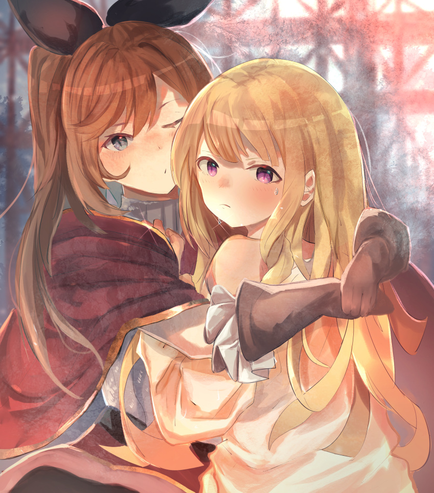 2girls absurdres bare_shoulders black_bow blonde_hair blue_eyes blush bow brown_hair cagliostro_(granblue_fantasy) clarisse_(granblue_fantasy) cloak commentary_request gloves granblue_fantasy hair_bow highres hug long_hair looking_at_viewer multiple_girls off_shoulder ponytail sunawachi_yu violet_eyes yuri
