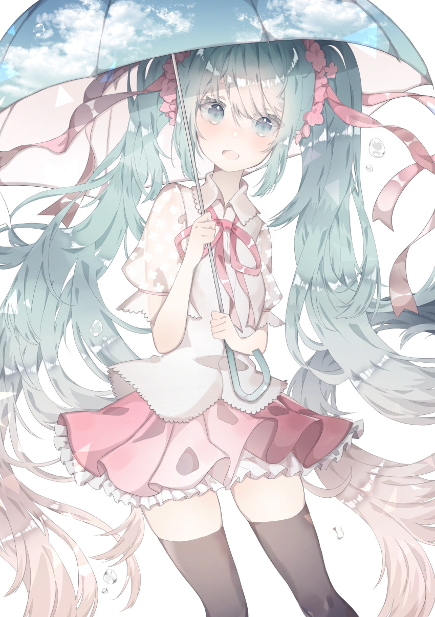 1girl :d absurdres bangs black_legwear blush cloud_print commentary_request eyebrows_visible_through_hair flower frilled_skirt frills gradient_hair green_eyes green_hair hair_between_eyes hair_flower hair_ornament hair_ribbon hatsune_miku head_tilt highres holding holding_umbrella light_brown_hair long_hair melt_(vocaloid) multicolored_hair open_mouth pink_flower pink_ribbon pleated_skirt print_umbrella puffy_short_sleeves puffy_sleeves red_skirt ribbon see-through see-through_sleeves shirt short_sleeves siblings sidelocks siho_(ricchil) simple_background skirt smile solo thigh-highs twins umbrella very_long_hair vocaloid water_drop white_background white_shirt