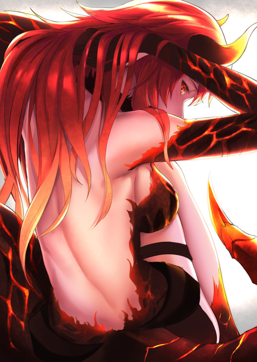 1girl back backless_dress backless_outfit bare_back bare_shoulders black_shorts breasts commentary_request doora_(nijisanji) dress from_behind gradient_hair hand_in_hair highres horns kisaragi_chiyuki large_breasts leg_strap long_hair looking_at_viewer looking_back multicolored_hair nijisanji red_eyes redhead short_shorts shorts sitting solo tail