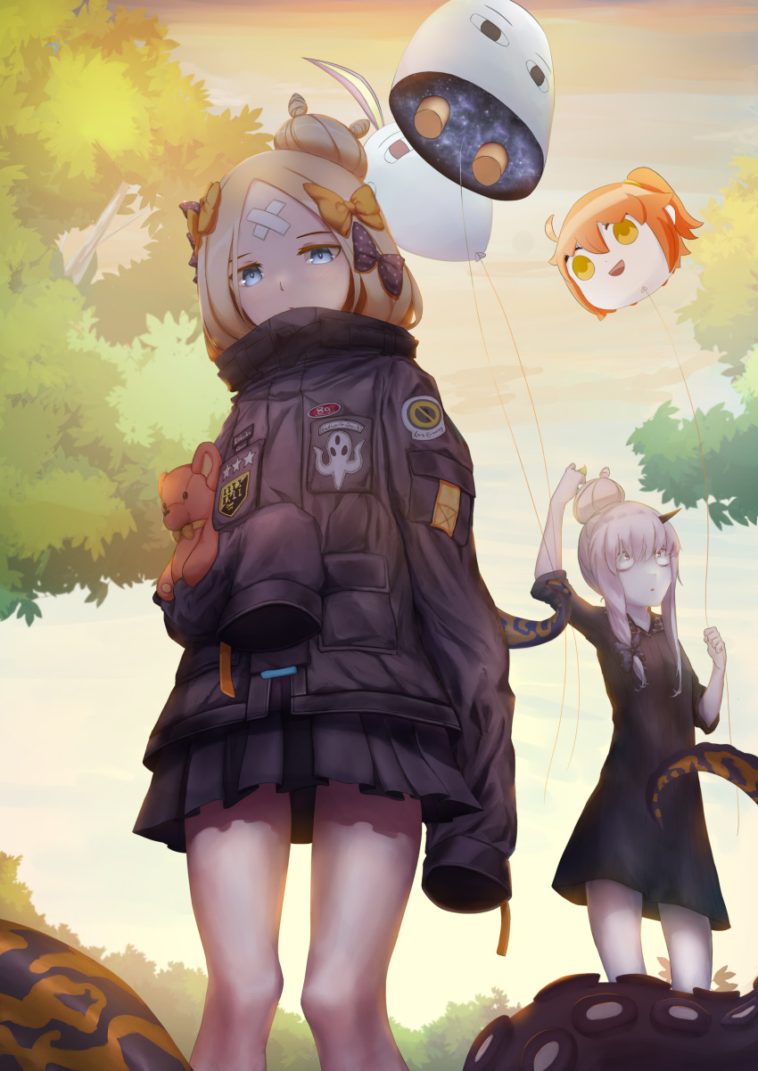 2girls abigail_williams_(fate/grand_order) absurdres arm_up balloon bangs black_bow black_dress black_jacket blonde_hair blue_eyes bow closed_mouth clouds commentary_request crossed_bandaids dress fate/grand_order fate_(series) fujimaru_ritsuka_(female) hair_between_eyes hair_bow hair_bun highres holding holding_balloon jacket lavinia_whateley_(fate/grand_order) long_hair long_sleeves looking_at_viewer medjed multiple_girls object_hug orange_bow outdoors pale_skin parted_bangs parted_lips polka_dot polka_dot_bow red_eyes samc short_sleeves sidelocks silver_hair sky sleeves_past_fingers sleeves_past_wrists standing star stuffed_animal stuffed_toy suction_cups sunset teddy_bear tentacle tree