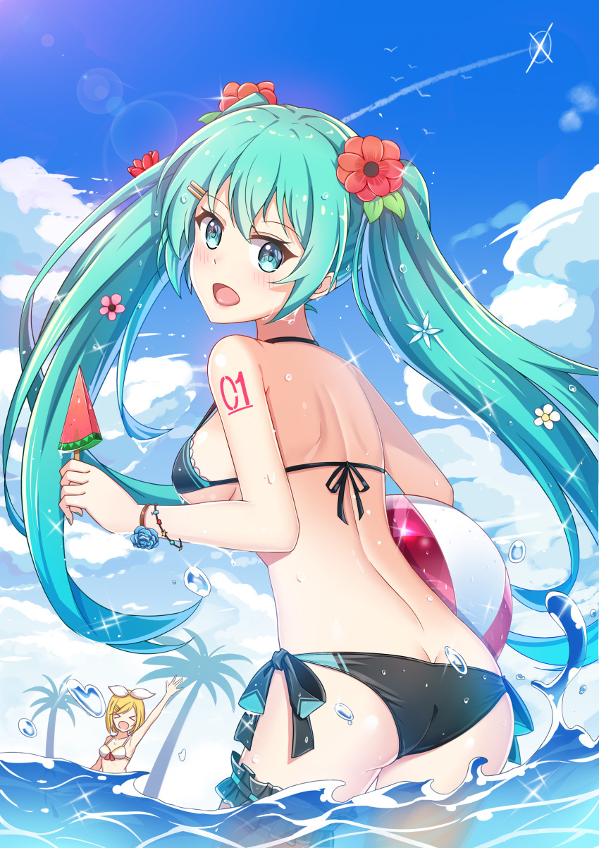 &gt;_&lt; 2girls 94_(644534209) absurdres aqua_eyes aqua_hair arm_up ball beachball bikini black_bikini blonde_hair blush bracelet breasts clouds condensation_trail flower food from_behind hair_flower hair_ornament hatsune_miku highres jewelry kagamine_rin lens_flare long_hair looking_at_viewer looking_back medium_breasts multiple_girls open_mouth outdoors popsicle side-tie_bikini sky solo_focus swimsuit twintails very_long_hair vocaloid wading water watermelon_bar wet
