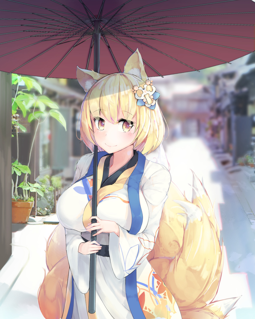 1girl absurdres animal_ear_fluff animal_ears bangs blonde_hair blush breasts closed_mouth commentary day eyebrows_visible_through_hair eyelashes eyes_visible_through_hair fox_ears fox_girl fox_tail highres holding holding_umbrella huge_filesize large_breasts long_sleeves looking_at_viewer multiple_tails no_hat no_headwear qqqq542 raised_eyebrows shiny shiny_hair short_hair small_hands smile solo standing tail touhou umbrella upper_body wide_sleeves yakumo_ran yellow_eyes