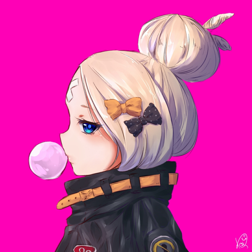 1girl abigail_williams_(fate/grand_order) bangs black_bow black_jacket blue_eyes blush bow bubble_blowing chewing_gum commentary_request crossed_bandaids eyebrows_visible_through_hair fate/grand_order fate_(series) from_side hair_bow hair_bun heroic_spirit_traveling_outfit jacket light_brown_hair long_hair looking_at_viewer looking_to_the_side nebbia orange_bow parted_bangs pink_background polka_dot polka_dot_bow portrait profile signature simple_background solo