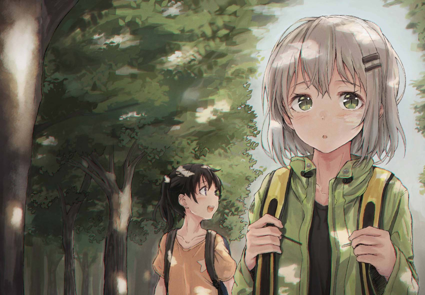 2girls :o backpack bag bangs black_hair black_shirt collarbone commentary_request dappled_sunlight day drawstring green_eyes green_jacket grey_hair hair_ornament hairclip highres jacket kuraue_hinata long_hair long_sleeves looking_at_viewer looking_away looking_to_the_side multiple_girls open_clothes open_jacket orange_shirt outdoors parted_lips ponytail remil shirt short_hair short_sleeves slit_pupils star sunlight upper_body upper_teeth violet_eyes yama_no_susume yukimura_aoi