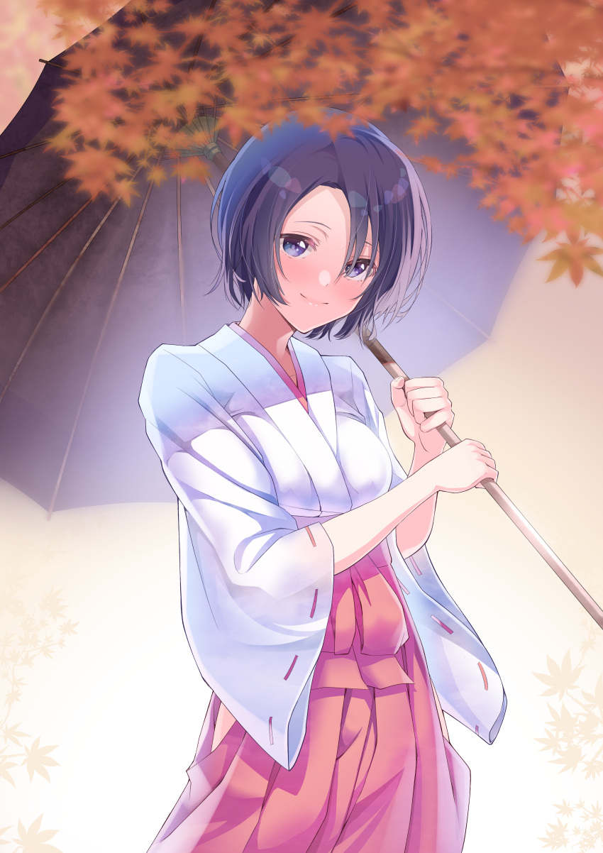 1girl absurdres autumn_leaves blue_eyes blue_hair blush breasts hair_over_one_eye hakama head_tilt highres hip_vent holding holding_umbrella japanese_clothes kimono leaf looking_at_viewer maple_leaf miko oriental_umbrella original red_hakama ribbon-trimmed_sleeves ribbon_trim short_hair solo standing umbrella wide_sleeves yuki_(pixiv19687860)