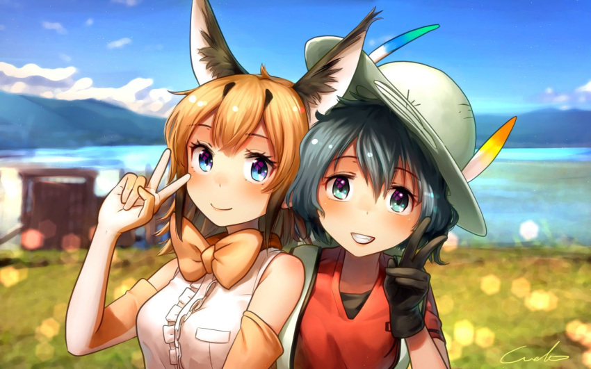 2girls animal_ears backpack bag bare_shoulders black_hair bow bowtie bucket_hat caracal_(kemono_friends) caracal_ears center_frills commentary elbow_gloves eyebrows_visible_through_hair feathers gloves hat kaban_(kemono_friends) kemono_friends light_brown_hair multicolored_hair multiple_girls shirt short_hair short_sleeves sleeveless t-shirt v welt_(kinsei_koutenkyoku)