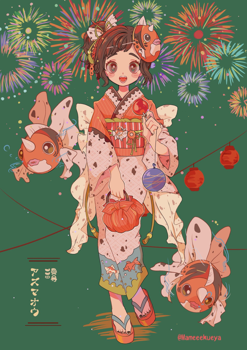 1girl air_bubble artist_name blush bow brown_hair bubble candy creature creatures_(company) fangs fireworks fish food foot_up full_body game_freak green_background grey_eyes gyopin hair_bow highres holding horn japanese_clothes kimono lantern long_sleeves looking_at_viewer mameeekueya mask mask_on_head moemon nintendo open_mouth personification pokemon pokemon_(creature) pokemon_number ponytail print_kimono sandals short_hair smile standing translated wide_sleeves zouri